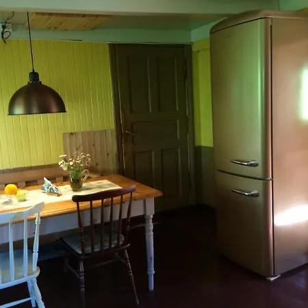 Inn Strandastova Stranda (More og Romsdal)